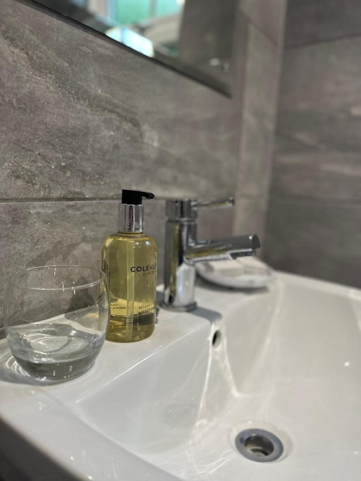 Station House Holiday Cottages, Exclusively For Grown Ups, Thornton Dale Pickering Extérieur photo
