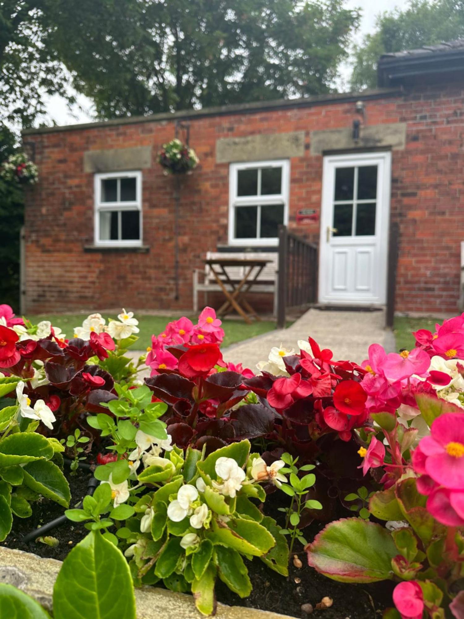 Station House Holiday Cottages, Exclusively For Grown Ups, Thornton Dale Pickering Extérieur photo